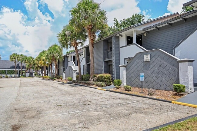 Building Photo - 2791 N Poinciana Blvd