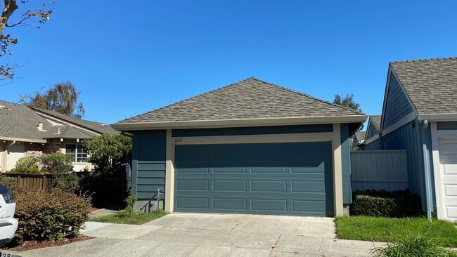 Photo - 228 Puddingstone Rd