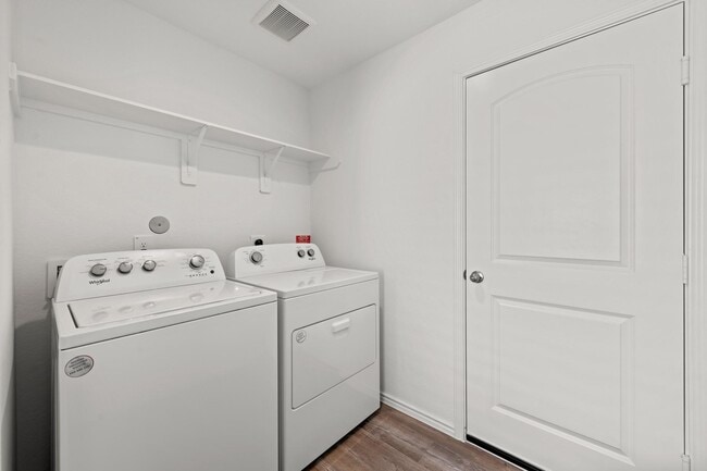 Building Photo - 5710 Sycamore Glen Dr