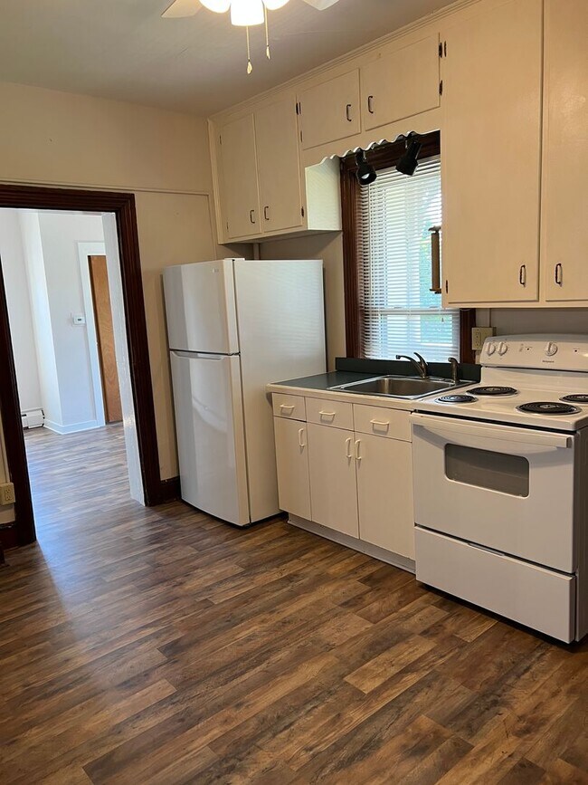 200 Walnut St Unit 200 Walnut Apt 3