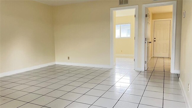 Photo - 701 SW 15th Ave Unit 1-4
