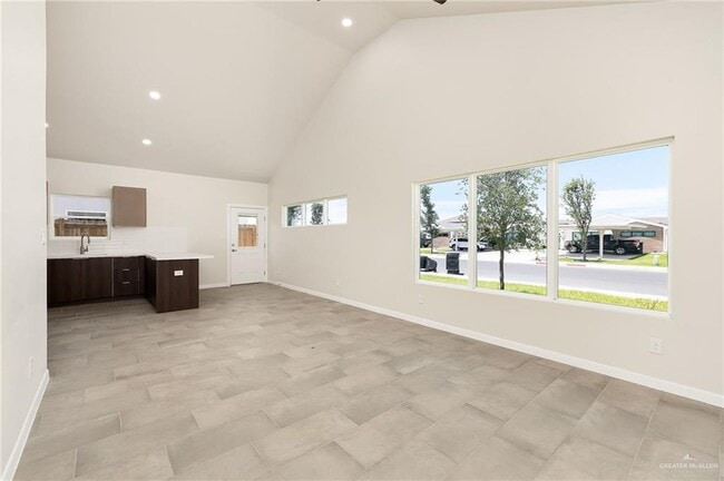 Photo - 13 E Hibiscus Ave Unidad A