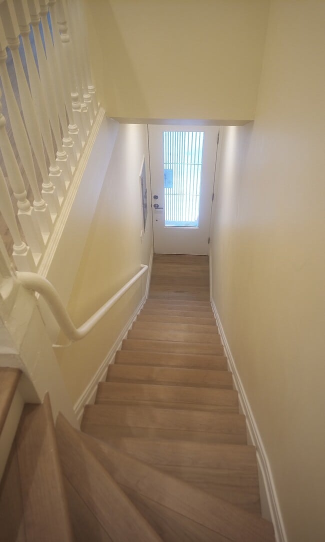 Front Entry 2 - 516 Natoma St Unit 3