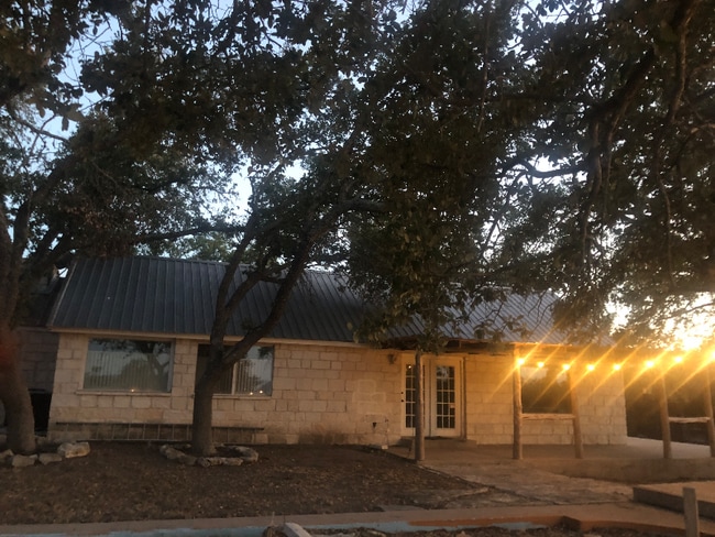 Photo - 10207 Wagon Rd W