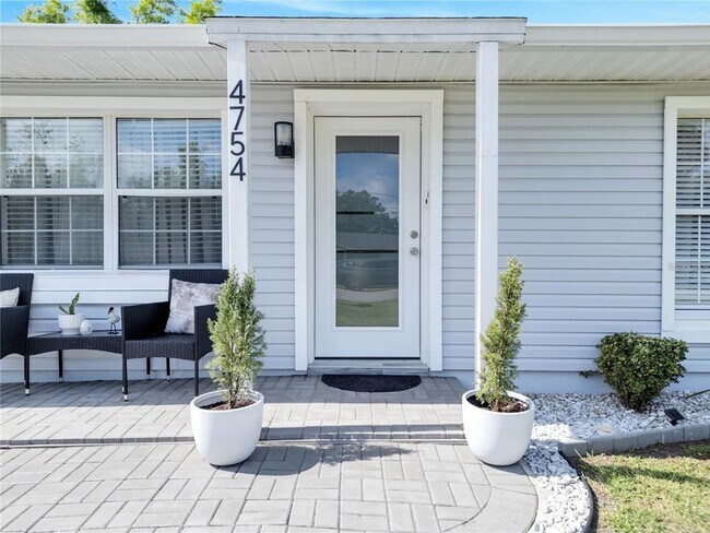 Photo - 4754 Lake Shore Dr