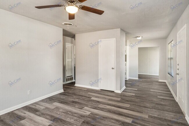 Photo - 811 Vogel St