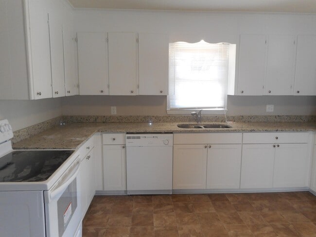 Photo - 500 McConnell St