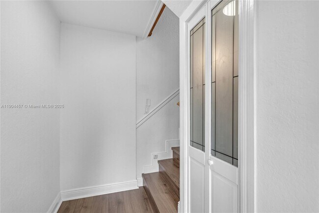 Photo - 1541 E 6th Ct Unit 2