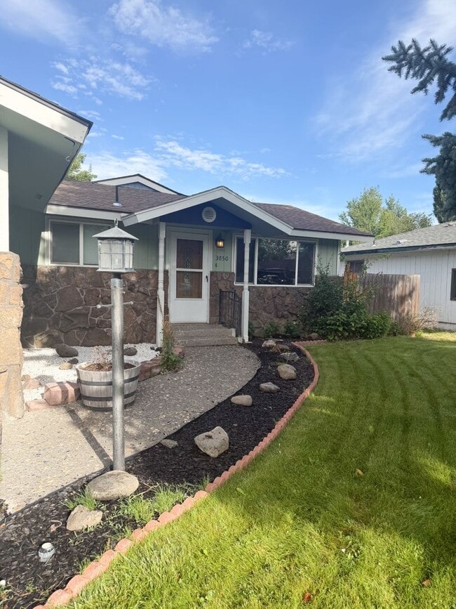 Building Photo - 3850 Grenada Way