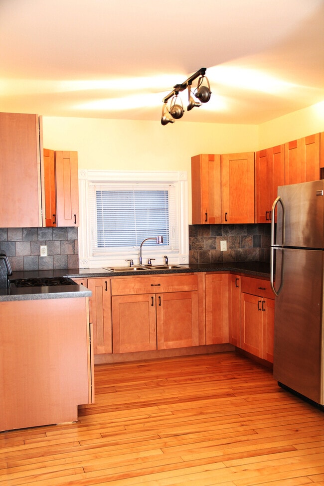 Photo - 206 N Winooski Ave Unit APT A