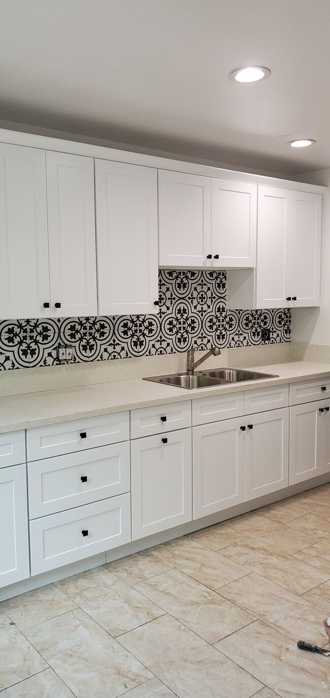 Building Photo - 3353 Brookhill St Unit A Rental