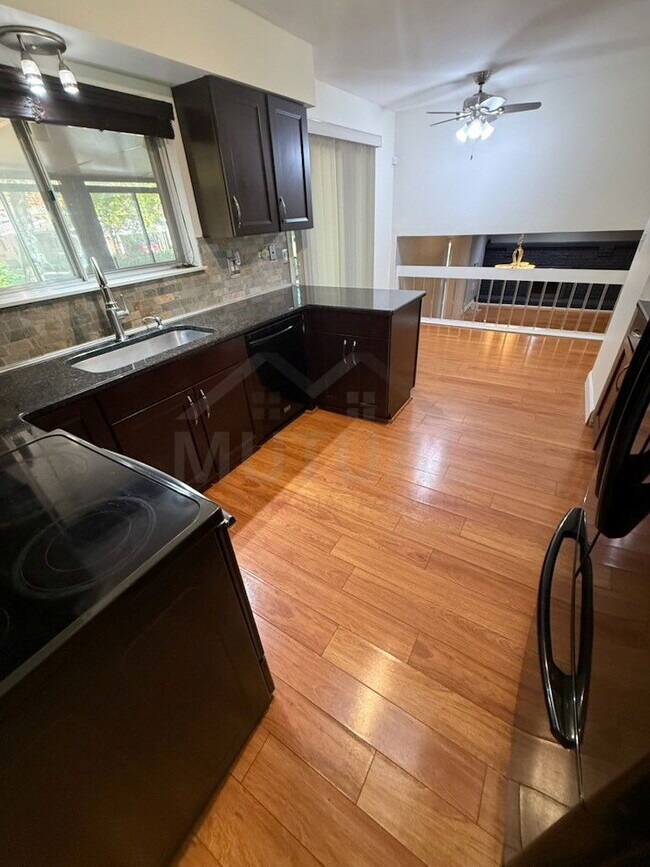 Photo - 7072 Lee Crest Dr