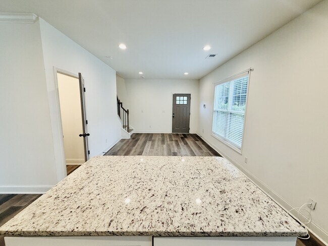 Photo - 2035 Rosewood Dr