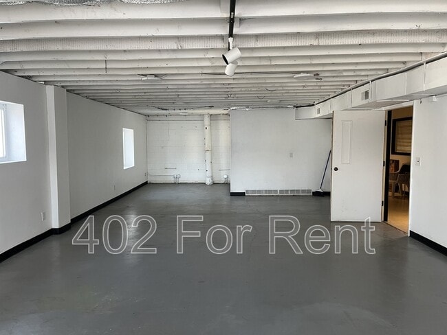 Photo - 5701 NW Radial Highway - White Wall