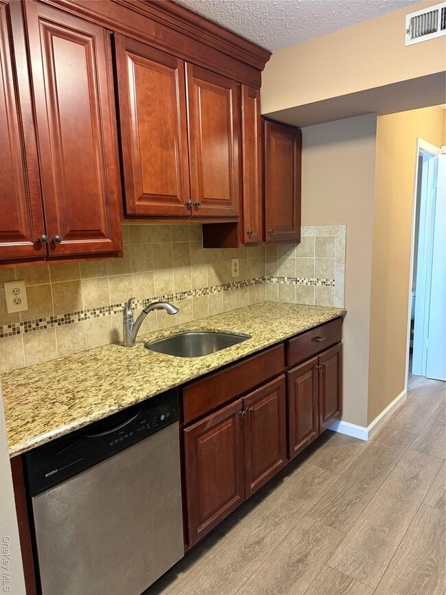 Photo - 2805 Whispering Hills Dr