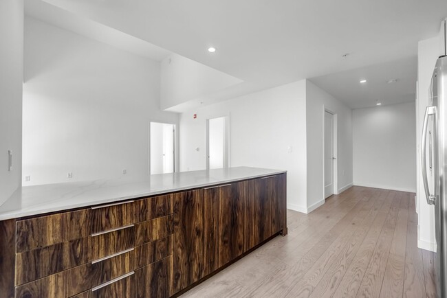 Building Photo - 771 Jackson St Unit 1008