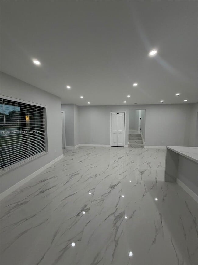 Photo - 1085 NW 191st St