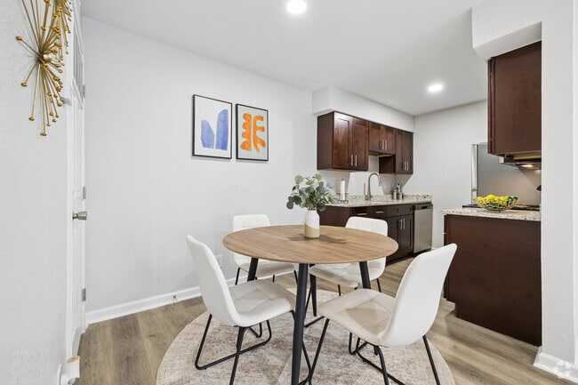 1BR, 1BA - 775SF - Dining Room