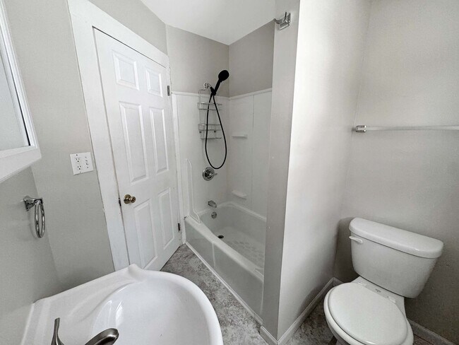 Photo - 471-473 West Fourth Street Unit 471