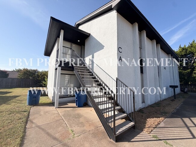Building Photo - 1401 Old Bardwell Rd Unit C