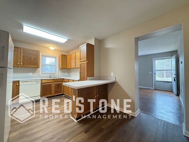 Photo - 921 E Haggard Ave