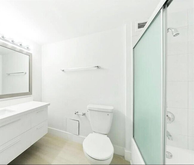 Photo - 2301 Collins Ave Unidad 338
