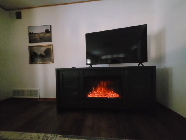 Photo - 1203 N Main St