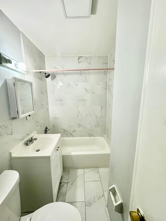 Photo - 593 Avenue A Unit 4