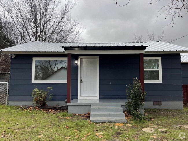 Building Photo - 809 S Pierce St Rental
