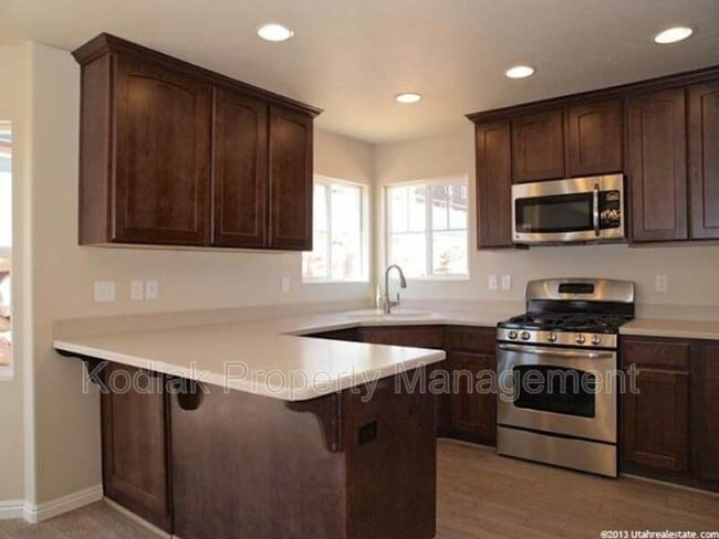 Photo - 3325 Redshoulder Dr