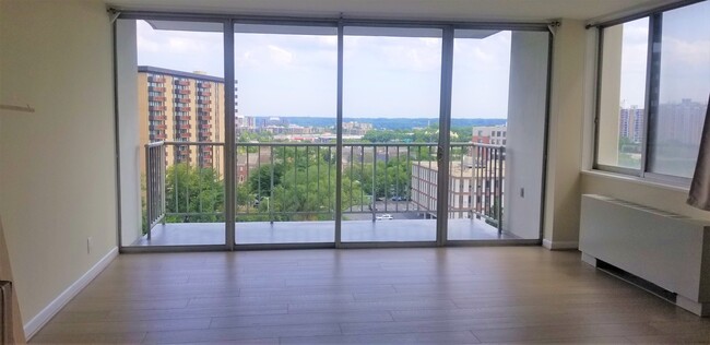 Opn views and balcony - 301 N Beauregard St Condo Unit 1001