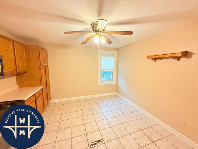 Photo - 1720 N Astor St