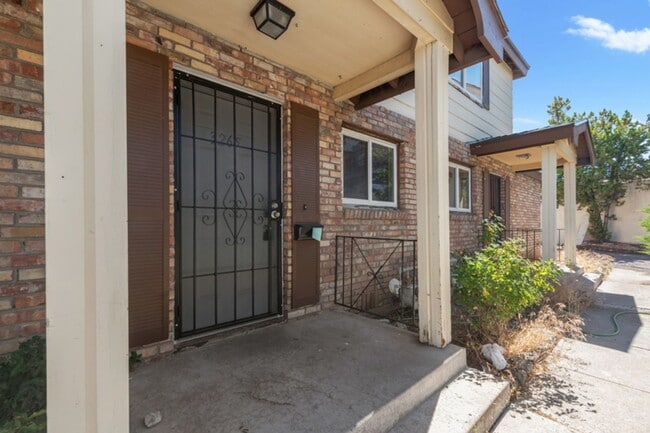 Building Photo - Gypsum 3261-3267 Unit 3265