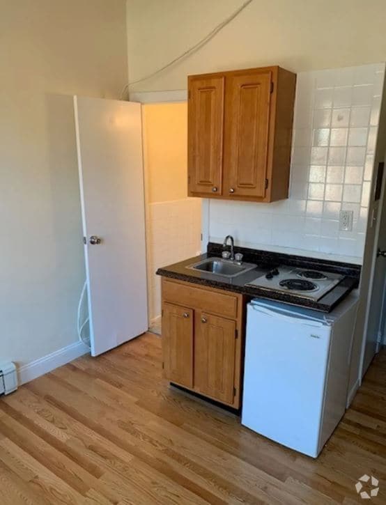Building Photo - 69 S Huntington Ave Rental
