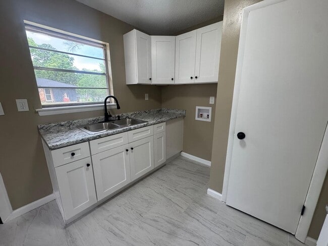 Photo - 1253 Athey Rd