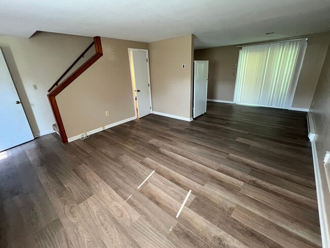 Building Photo - 22A-22B Hadley Road Unit 22B Hadley Rd Rental