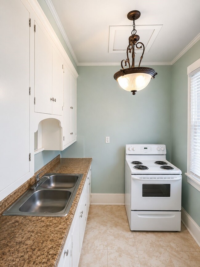 4114 Ave S 1/2 Unit A