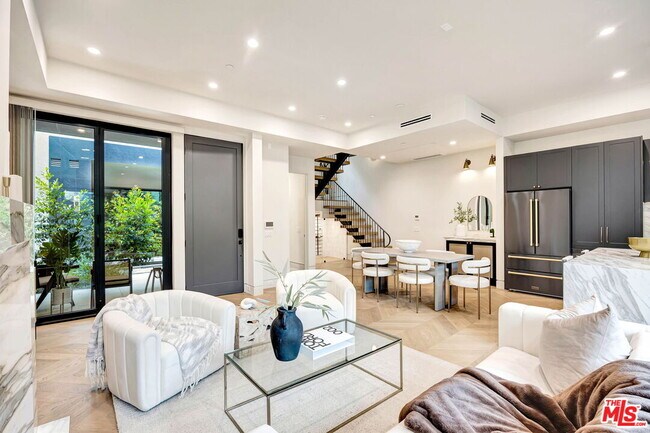 Photo - 652 Huntley Dr Unit 102