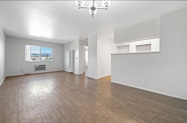 Photo - 646 N. Juanita Ave