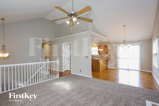 Photo - 807 Canter St
