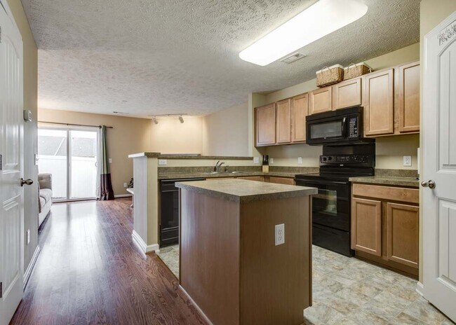 Photo - 576 Bradburn Village Cir