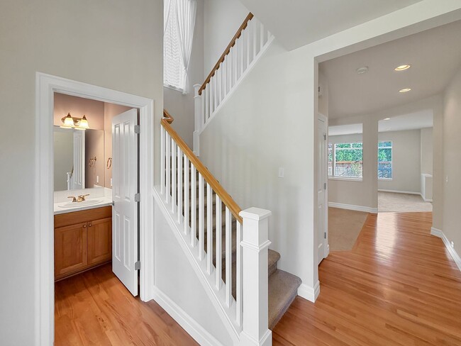 Photo - Charming Bothell 4BR Home w/ Bonus, Porch Swing & Private Backyard Awning