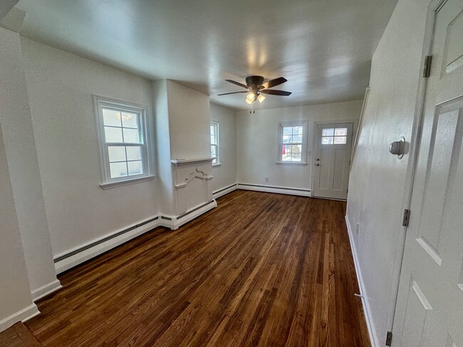 Photo - 230 Church St