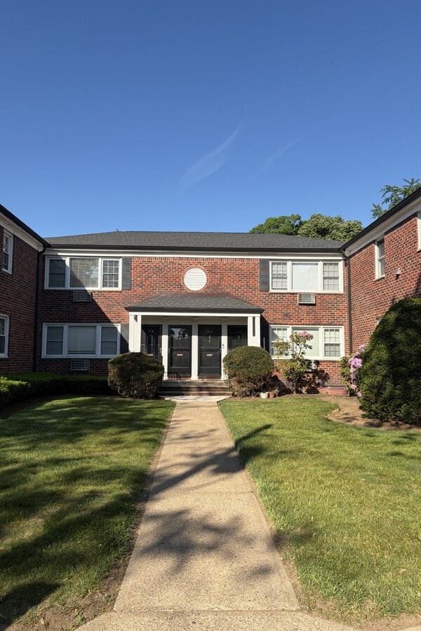 Photo - 105 Pitney Pl