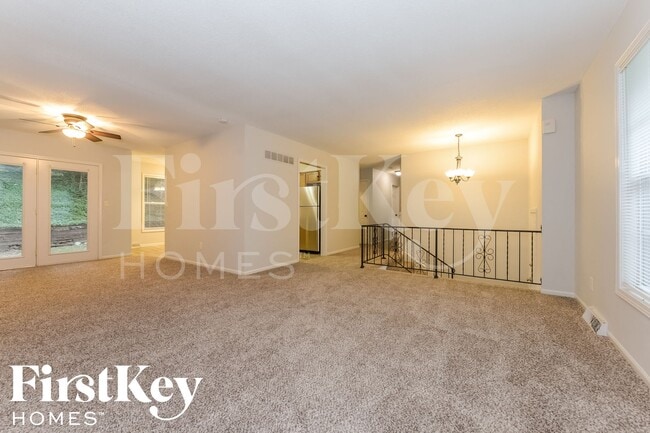 Photo - 5905 NW Whispering Oaks Ln