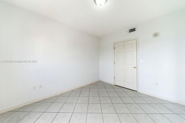 Photo - 3500 Coral Wy Unit 1006