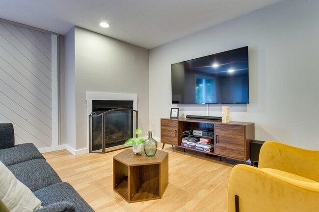 Building Photo - 9538 Fallen Rock Rd Unit ID1385734P