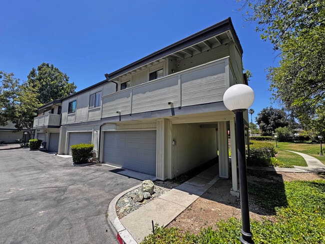 Building Photo - 542 N Orange Grove Blvd