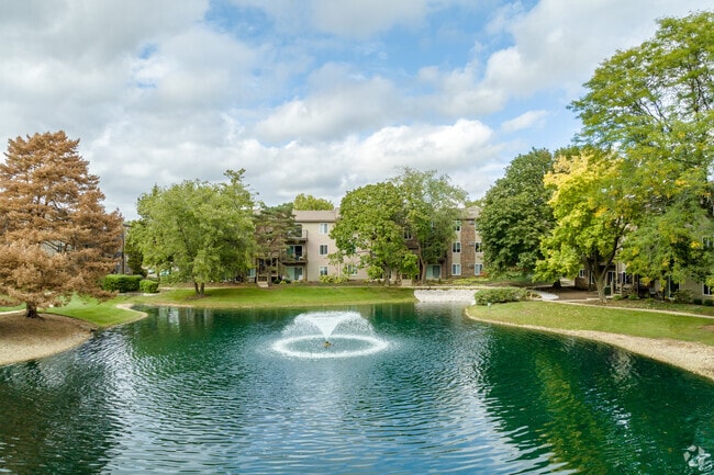 Building Photo - The Ponds on Plum Grove