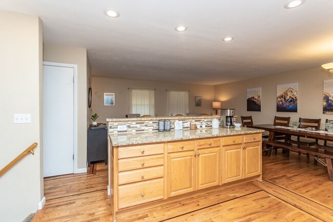 Photo - BEAUTIFUL 4BD SPLIT-LEVEL HOME in VILLA LO...